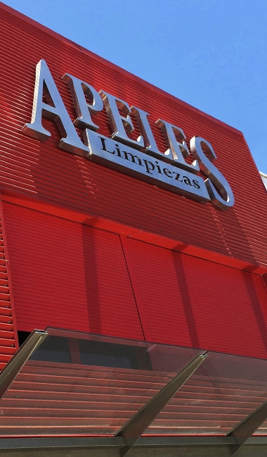Instalaciones y equipo de Limpiezas Apeles